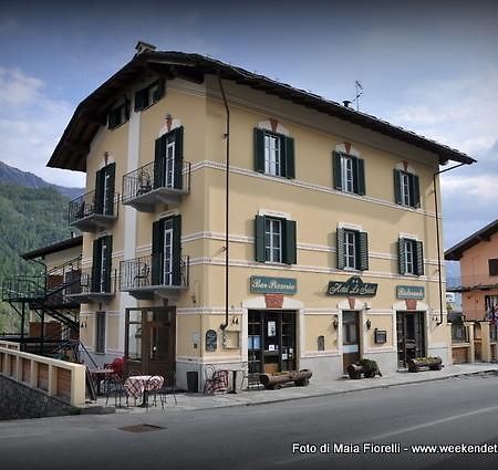 Hotel Le Soleil Challand-Saint-Anselme Exterior photo